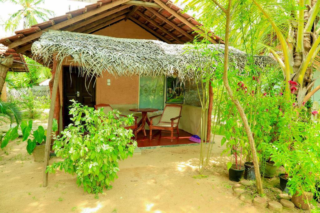 Natural Cabanas Kanattegoda Екстериор снимка
